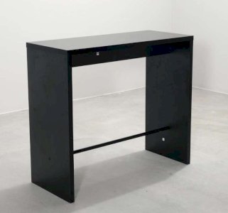 Baaripöytä ja tuolit